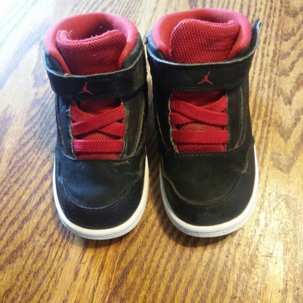 Boys shoes